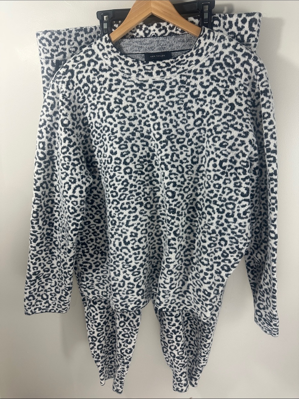 Ann Taylor Black and White Leopard Print Sweater Joggers lounge lounge SET XXL